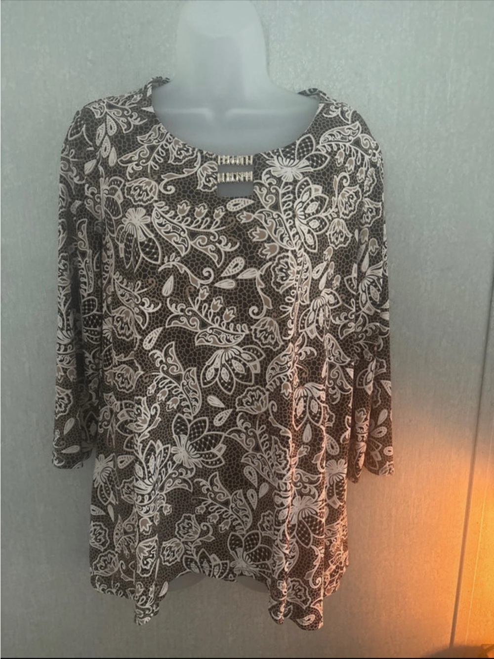 Sami & Jo Brown Floral Scoop-Neck Bar Detail Top